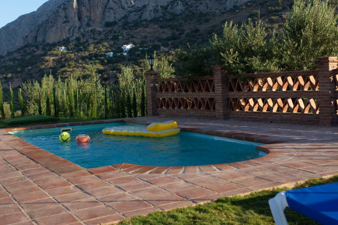 Lagar Del Chorro Junto Caminito Del Rey Piscina Y Baloncesto Apartment Exterior foto